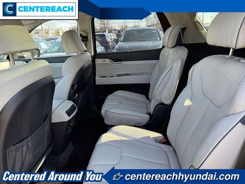 Used 2023 Hyundai Palisade Calligraphy image 9