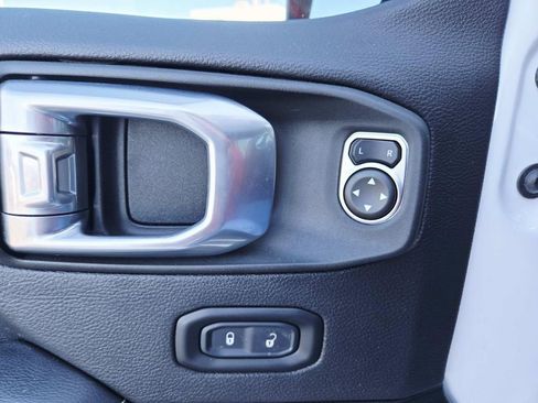 Used 2022 Jeep Wrangler Unlimited Sahara w/ Safety Group image 44