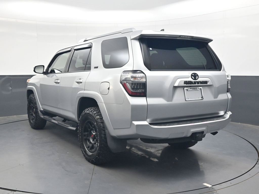 Used 2017 Toyota 4Runner SR5 AWD/4WD image 6