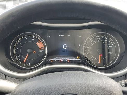 Used 2016 Jeep Cherokee Trailhawk w/ Cold Weather Group AWD/4WD image 20