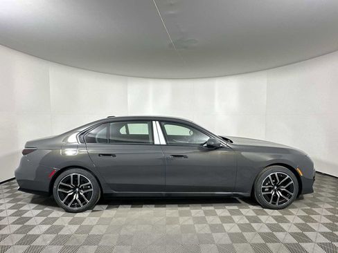 New 2026 BMW 740i xDrive image 8