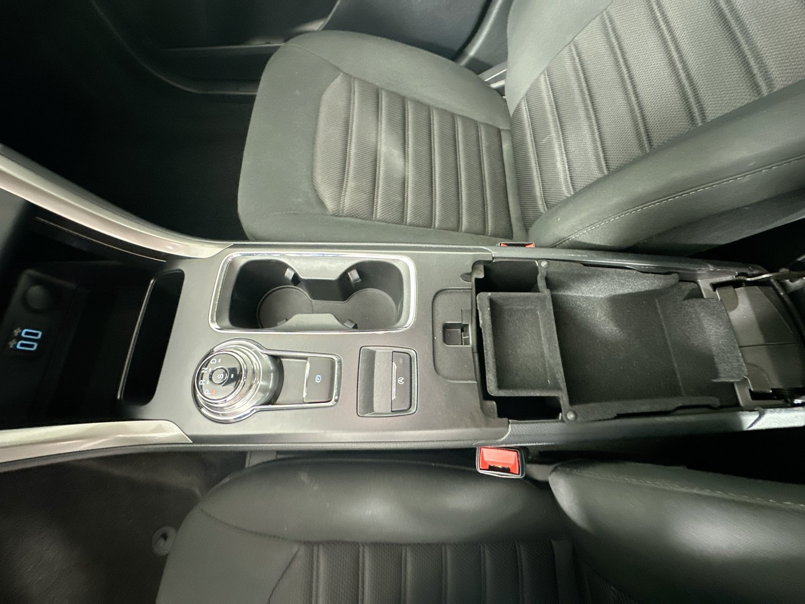 Used 2019 Ford Fusion SE FWD image 29