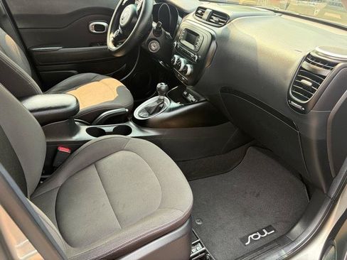 Used 2015 Kia Soul FWD image 6
