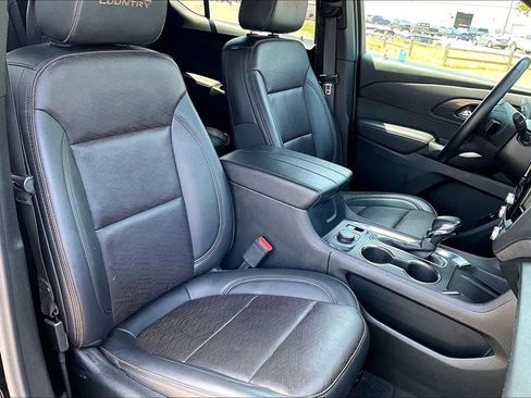 Used 2023 Chevrolet Traverse High Country FWD image 7