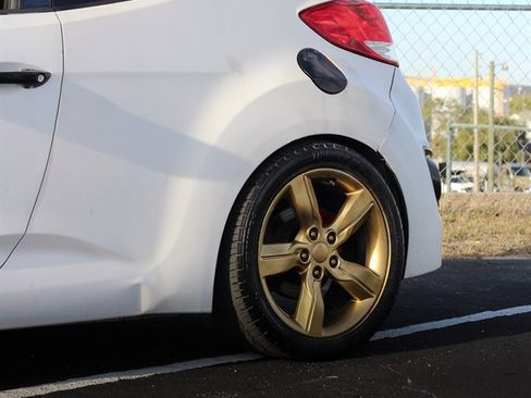 Used 2012 Hyundai Veloster image 6