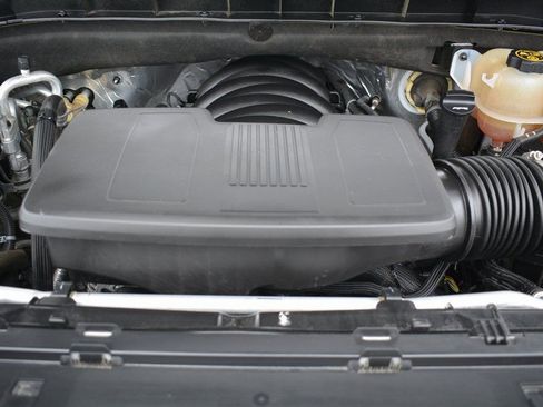 Used 2023 Chevrolet Suburban RST image 28