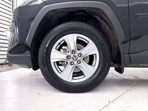 Used 2022 Toyota RAV4 XLE AWD/4WD image 16