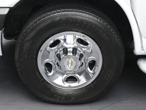 Used 2024 Chevrolet Express 2500 w/ Driver Convenience Package RWD image 15