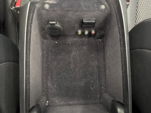 Used 2018 Nissan 370Z Touring RWD image 13