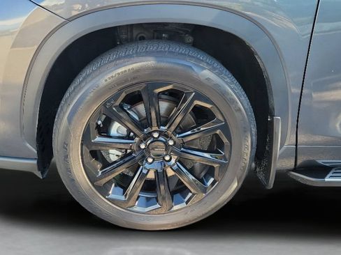 Used 2025 Toyota Highlander Limited FWD image 27