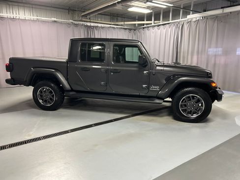 Used 2020 Jeep Gladiator Overland w/ Popular Equipment Package image 8