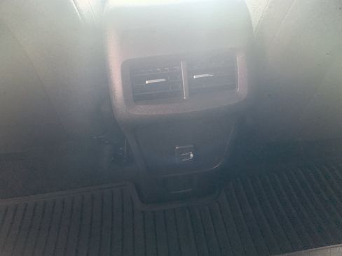 Used 2024 Chevrolet Equinox LT FWD image 23