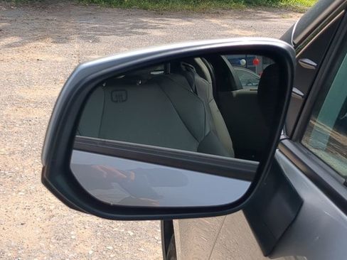 Used 2022 Toyota Sienna XLE image 13