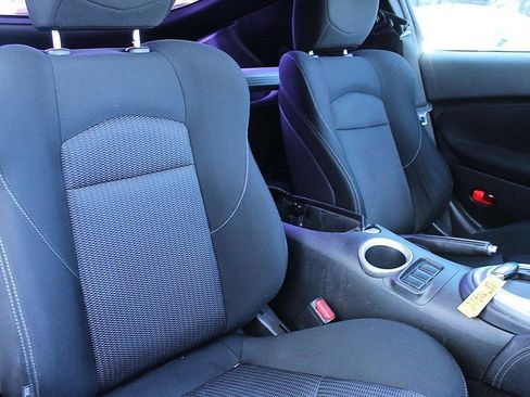 Used 2016 Nissan 370Z Coupe image 17