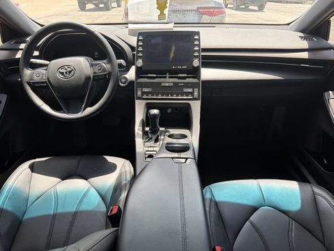 Used 2022 Toyota Avalon XLE FWD image 25