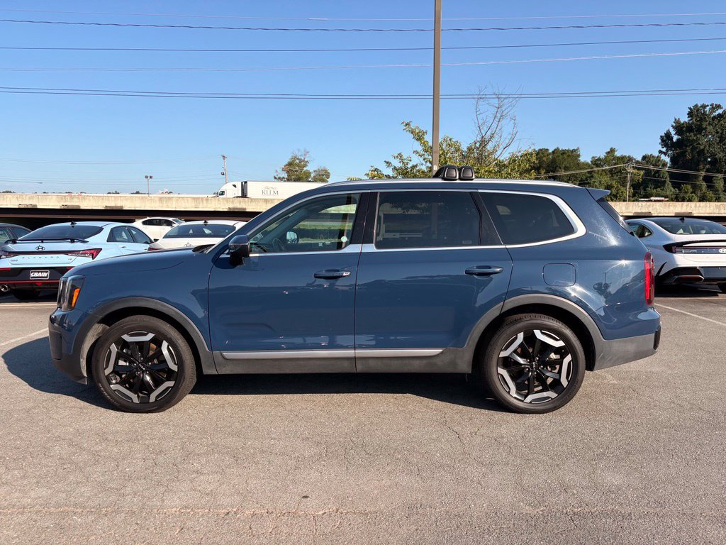 Used 2025 Kia Telluride S AWD/4WD image 4