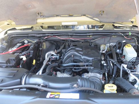 Used 2013 Jeep Wrangler Unlimited Rubicon AWD/4WD image 10