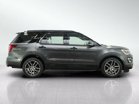 Used 2017 Ford Explorer Sport w/ Equipment Group 401A AWD/4WD image 7