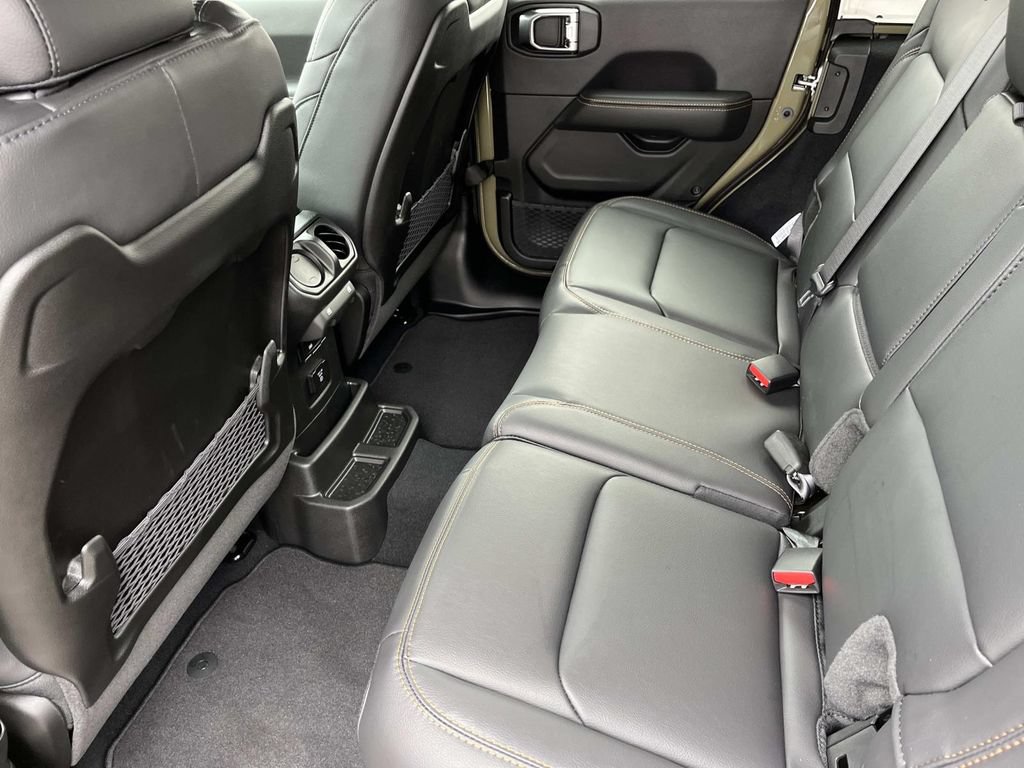 New 2026 Jeep Wrangler Unlimited Sahara AWD/4WD image 18