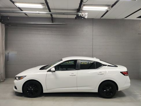 Used 2023 Nissan Sentra SV image 17