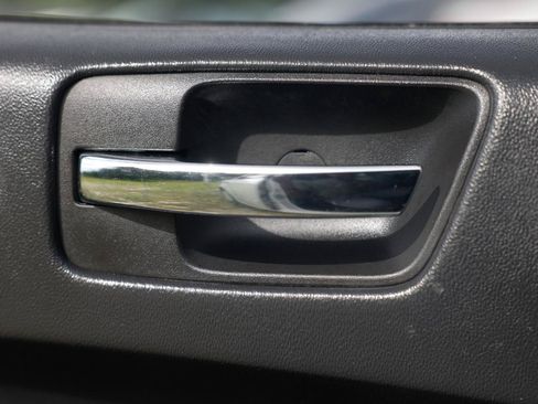 Used 2010 Chrysler 300 Touring RWD image 38