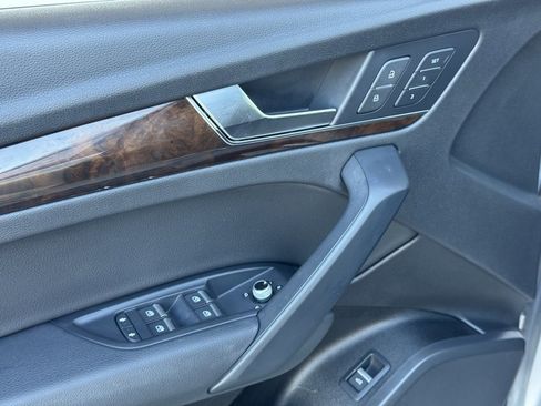 Used 2020 Audi Q5 2.0T Premium w/ Convenience Package image 21