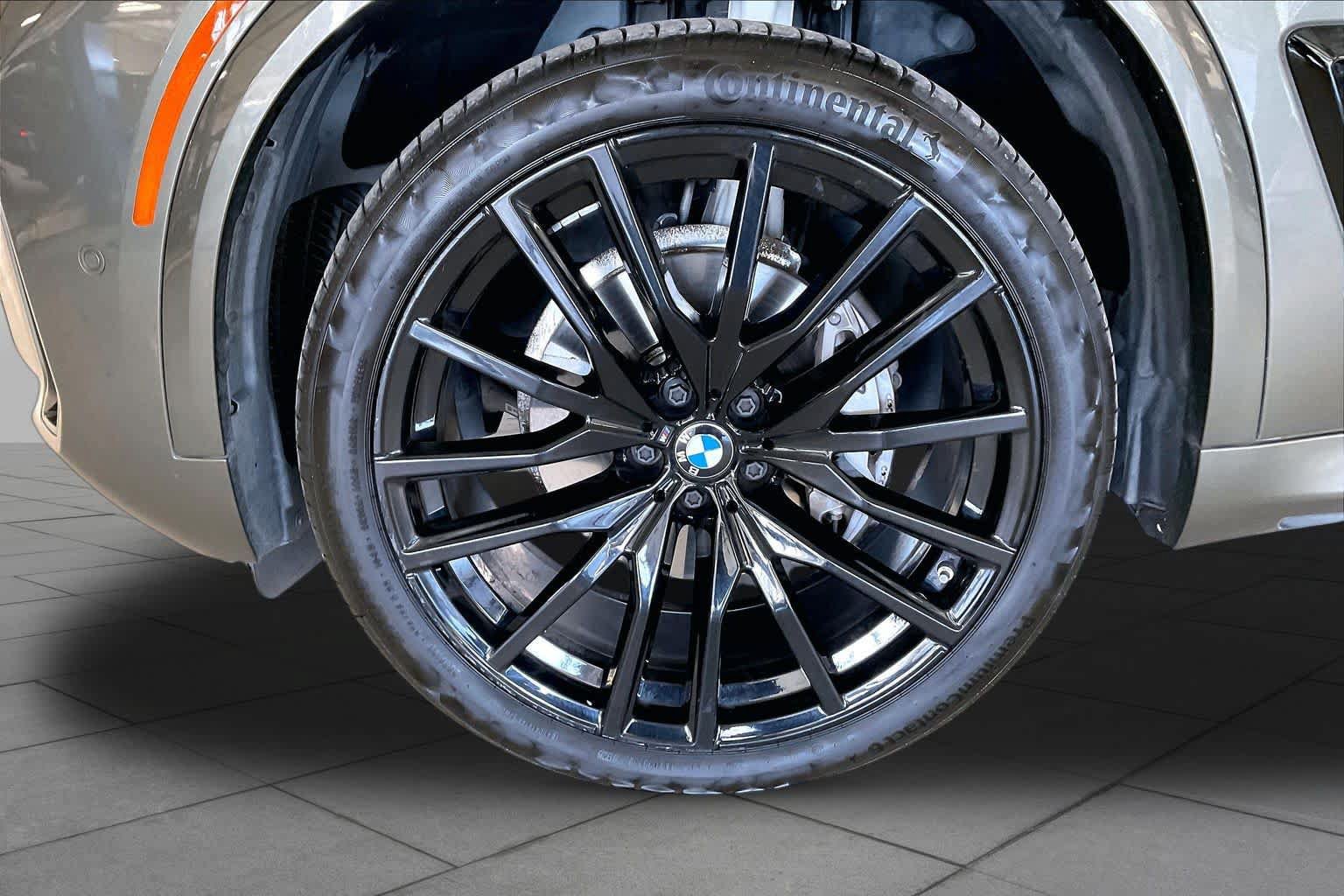 Used 2024 BMW X5 sDrive40i w/ M Sport Package RWD image 10