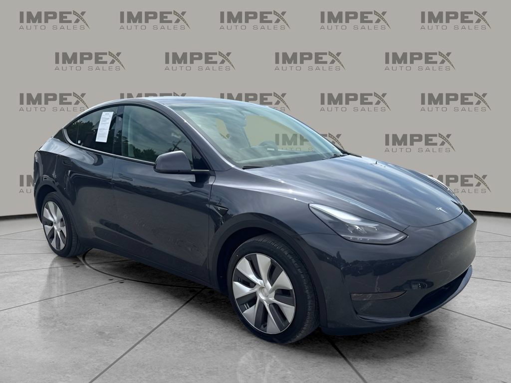 Used 2024 Tesla Model Y Long Range AWD/4WD image 7