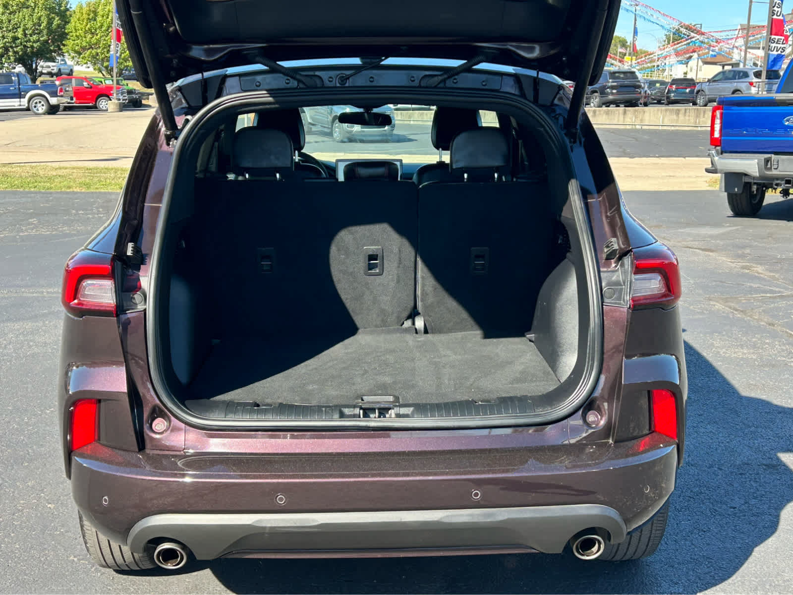 Used 2023 Ford Escape ST-Line w/ Tech Pack #1 FWD image 6
