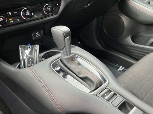 Certified 2025 Honda HR-V Sport image 28
