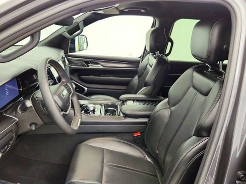 Used 2023 Jeep Wagoneer 4WD image 20