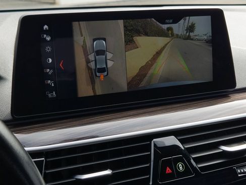 Used 2018 BMW 530e image 17