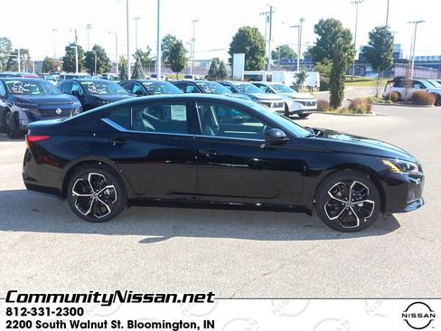 New 2025 Nissan Altima 2.5 SR w/ SR Premium Package image 8