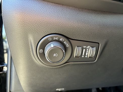 New 2026 Jeep Compass Trailhawk w/ Sun, Sound & Navigation Group AWD/4WD image 11