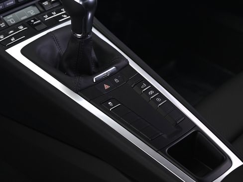 Used 2025 Porsche 718 Cayman image 30