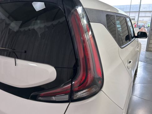 Used 2023 Kia Soul LX w/ Option Group 015 image 9