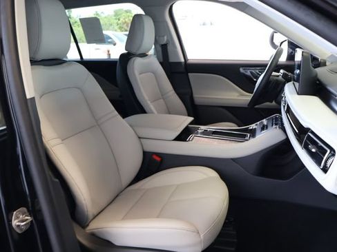 New 2025 Lincoln Aviator 2WD w/ Jet Appearance Package image 23
