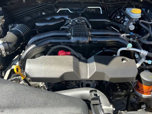 Used 2017 Subaru Crosstrek 2.0i Premium w/ Moonroof Package AWD/4WD image 21