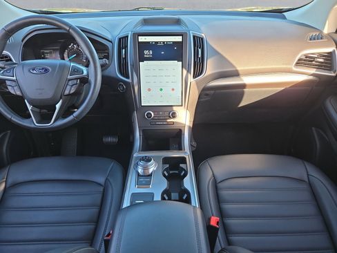 Certified 2022 Ford Edge SEL w/ Convenience Package image 9