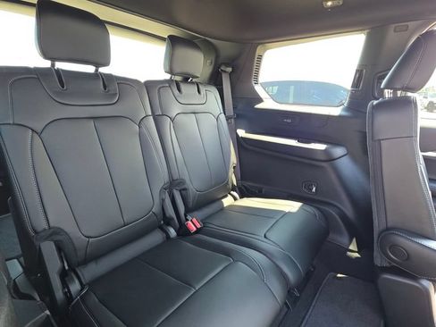 New 2026 Jeep Grand Cherokee L Limited AWD/4WD image 16