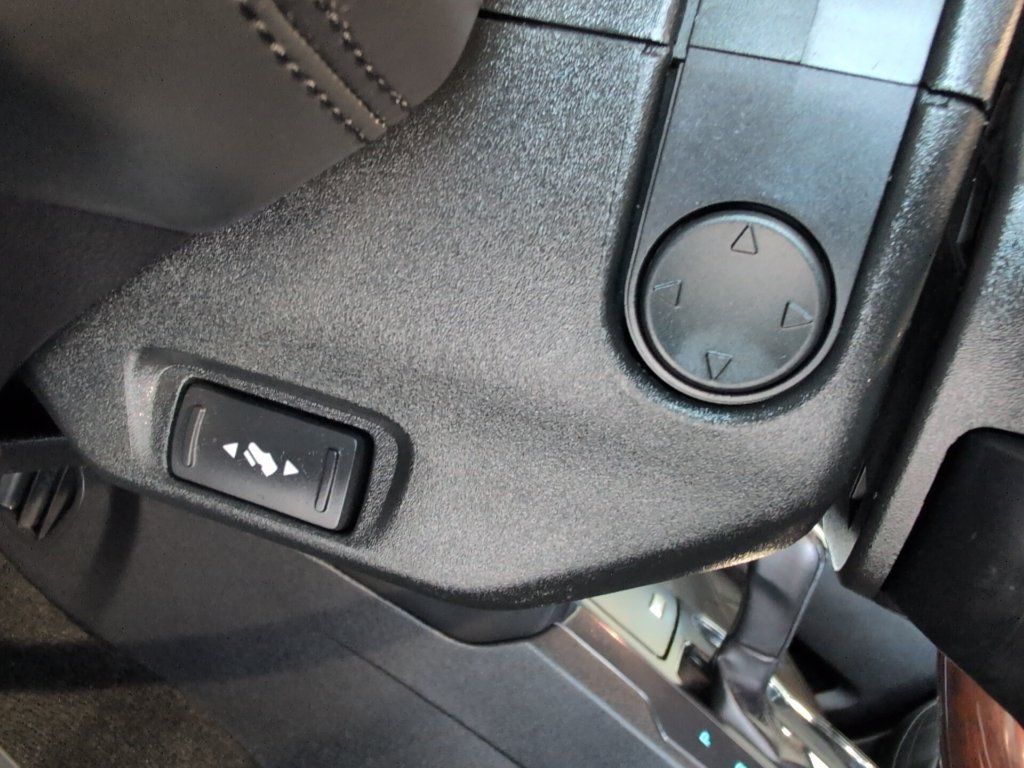 Used 2018 Ford Explorer Platinum AWD/4WD image 14