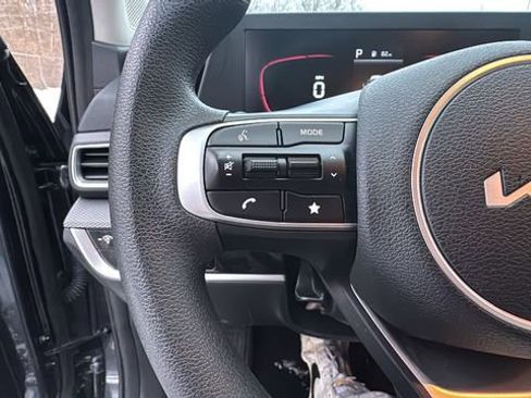 Used 2024 Kia Sportage LX image 17