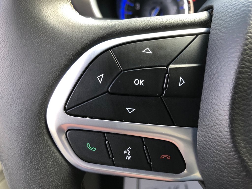 Used 2024 Chrysler Pacifica Touring-L FWD image 38