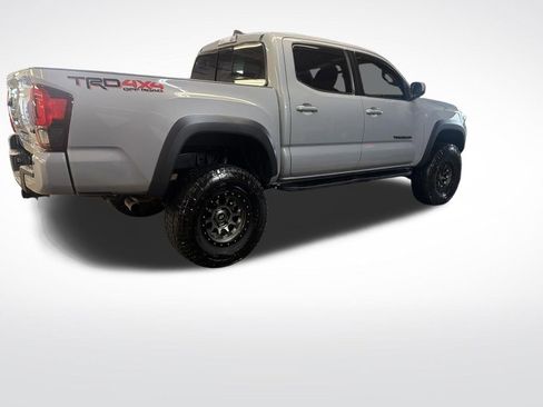 Used 2019 Toyota Tacoma TRD Off-Road w/ TRD Premium Off Road Package AWD/4WD image 5