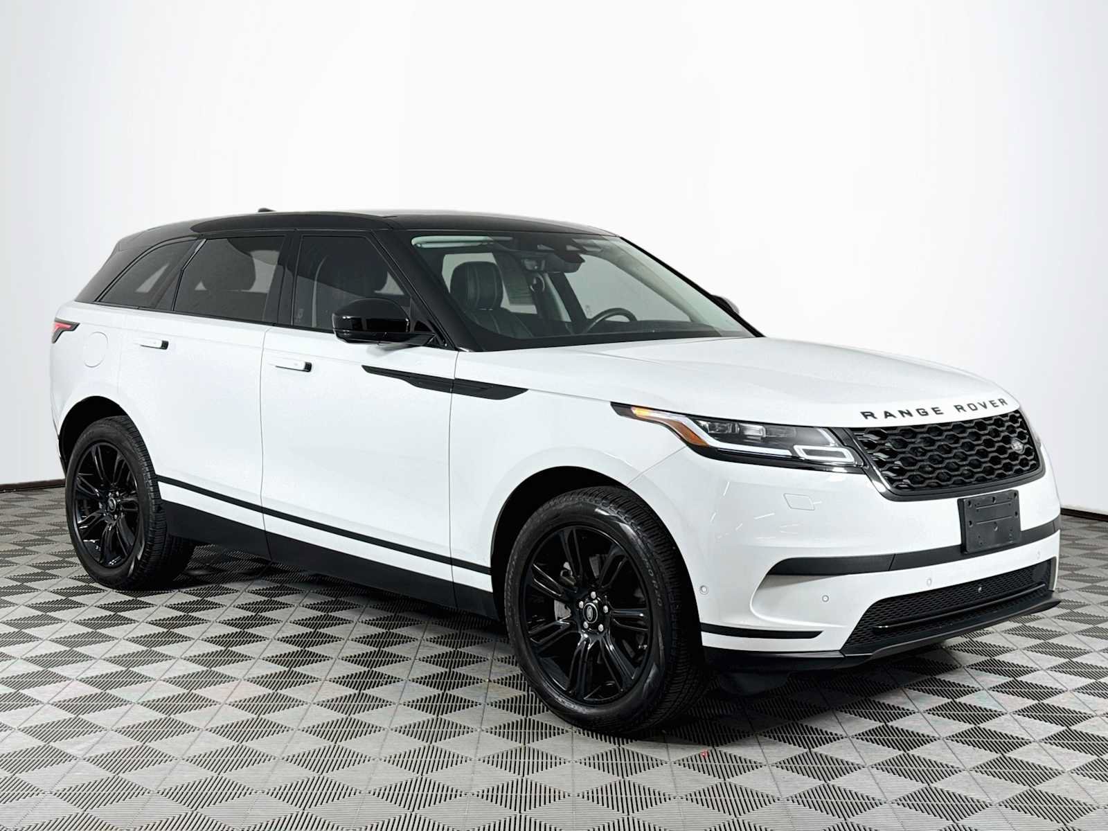 Used 2021 Land Rover Range Rover Velar S AWD/4WD image 3