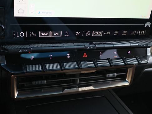 Used 2024 GMC Hummer EV 3X w/ Omega Edition image 17