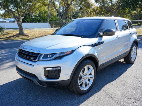 Used 2016 Land Rover Range Rover Evoque SE Premium image 4