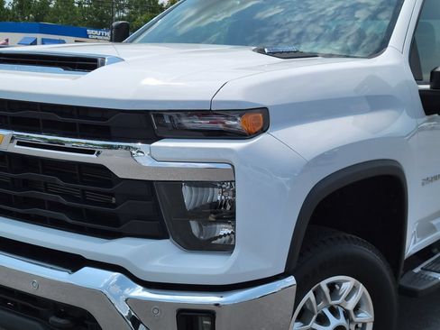 Used 2025 Chevrolet Silverado 2500 LT w/ Safety Package AWD/4WD image 10