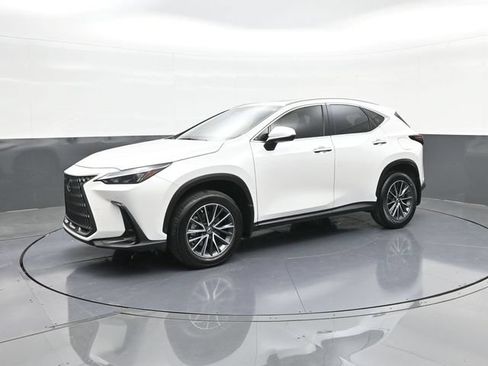 Used 2024 Lexus NX 250 FWD w/ Towing Package (2000 Lbs) image 30