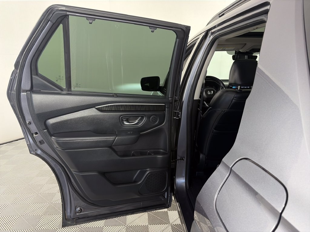 Used 2023 Honda Pilot Elite image 12